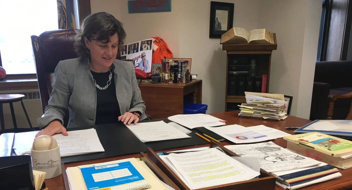 In Syracuse, Stephanie Miner ponders a challenge to Cuomo