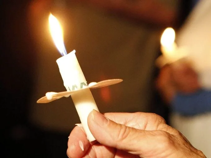 Over a 100 New Yorkers line up in front of Gov. Andrew Cuomo's residence for a "Candles for Clemency" vigil, Sept. 6, 2014 in Mt. Kisco. Supporters are urging Gov. Andrew Cuomo to grant clemency to even one of the 55,000 men and women imprisoned in New York State. Tania Savayan/The Journal News