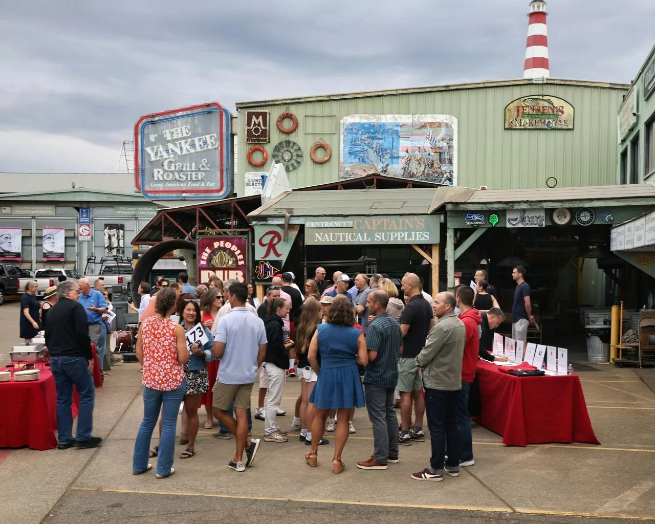 25 Chatting Peeps.jpeg