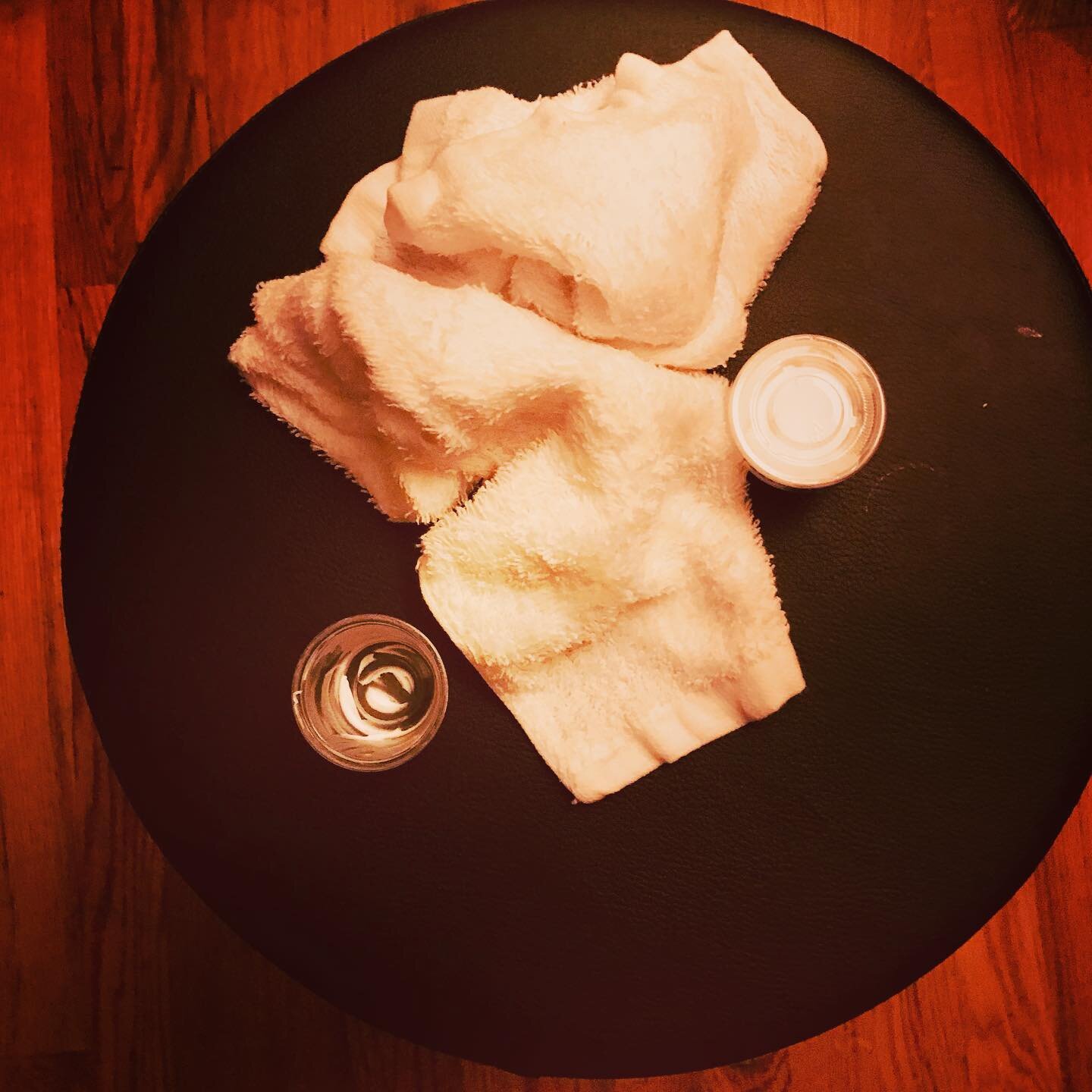 It was a hot towel &amp; heated massage table kind of day. Kind of weird for the end of May, but we&rsquo;re super into it 💖

#rainydayphilly #cosywellness #massagephiladelphia #germantown  #mtairyphilly
