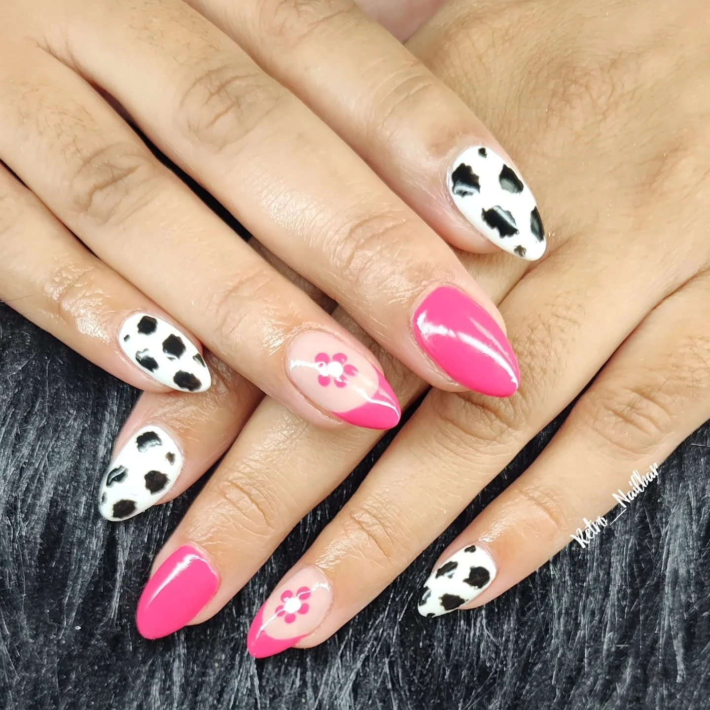 Acrylics for @amanda.mohabeer 🐄

#retro_nailbar #tucsonnails #acrylicnails #getnailed #nailartobsessed