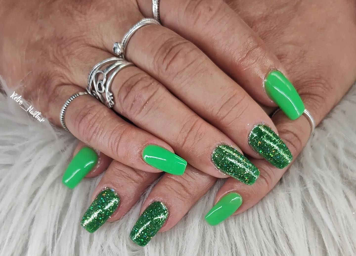 Acrylics for @lagatafelix09 

#retro_nailbar #tucsonnails #glitternails #acrylicnails #nailartobsessed