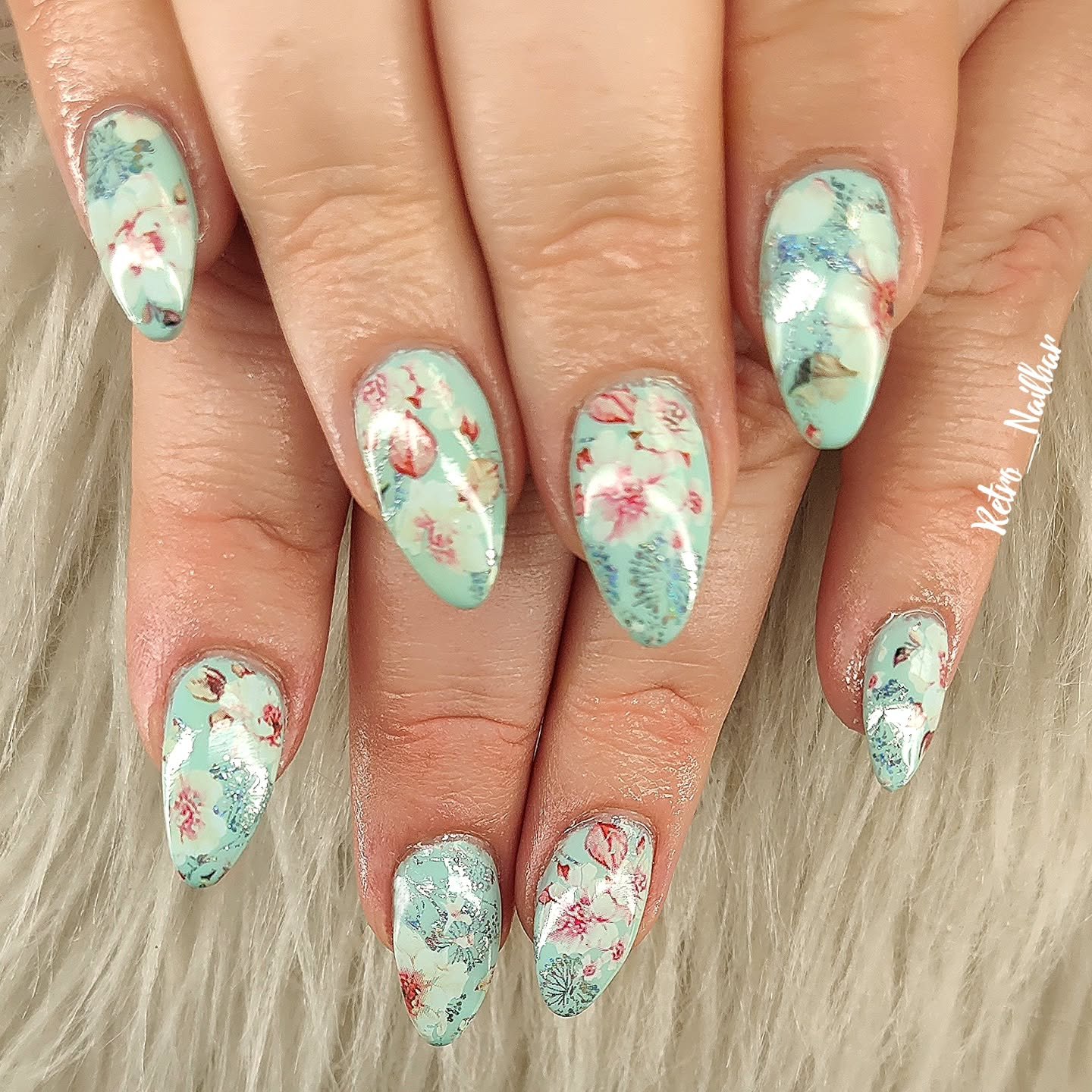 In love with these acrylics for @sauce__queen7 💮🌸💮

#flowernailart #acrylicnails #tucsonnails #getnailed #nailartaddict