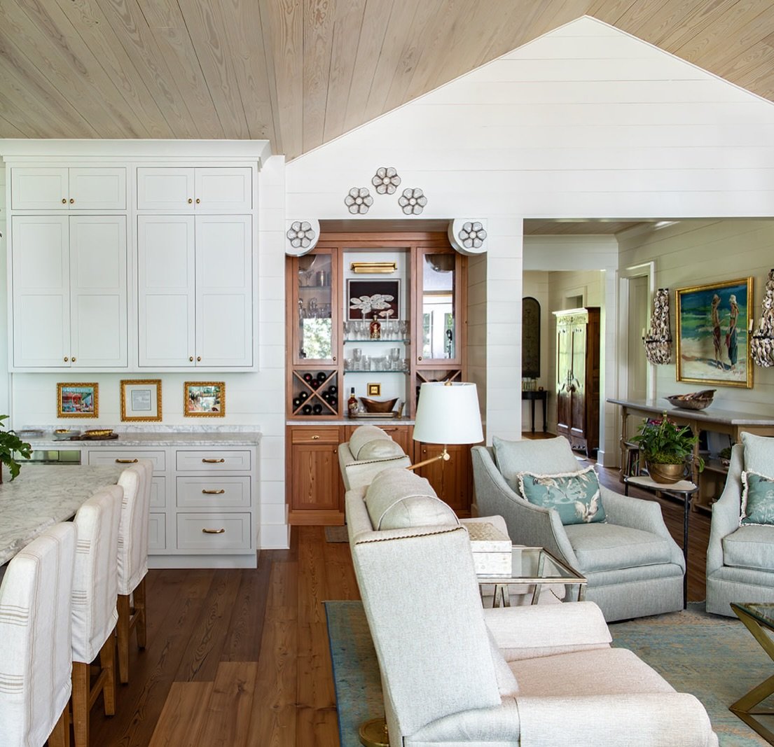 Now that the busy holidays are over I&rsquo;m sure we are all  ready to slow down for a few. Today we are sharing one of our projects that just makes you want to open the window, kick back and relax to the breeze from Mobile Bay. The #oysterplates ov