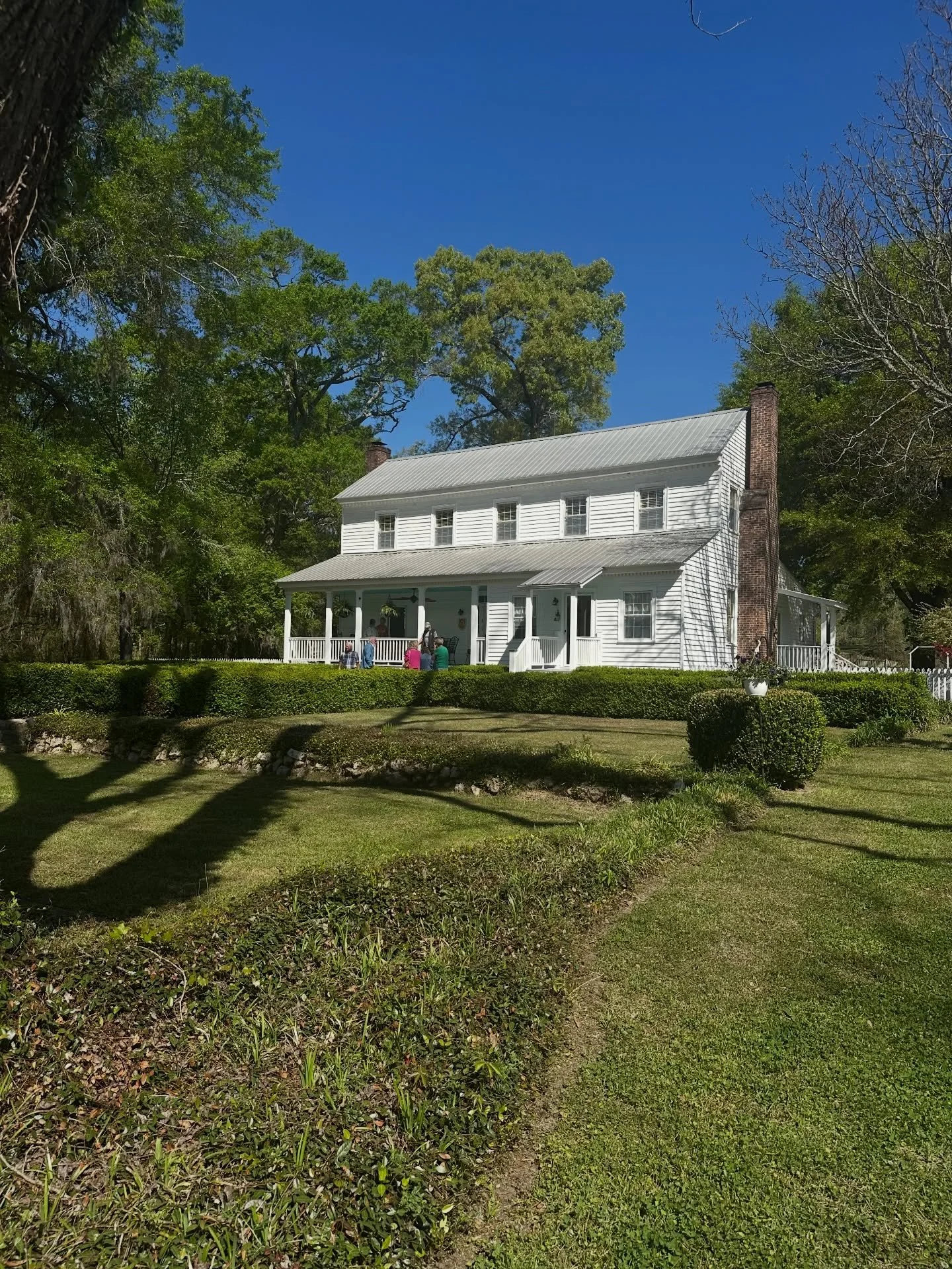 Sharing a few scenes from the Wilcox Historical Society Home Tour. I had a wonderful time attending over the weekend with some fun ladies! @randolphfcunningham Thanks for encouraging me to go! The homes were amazing! More photos will be in stories. I