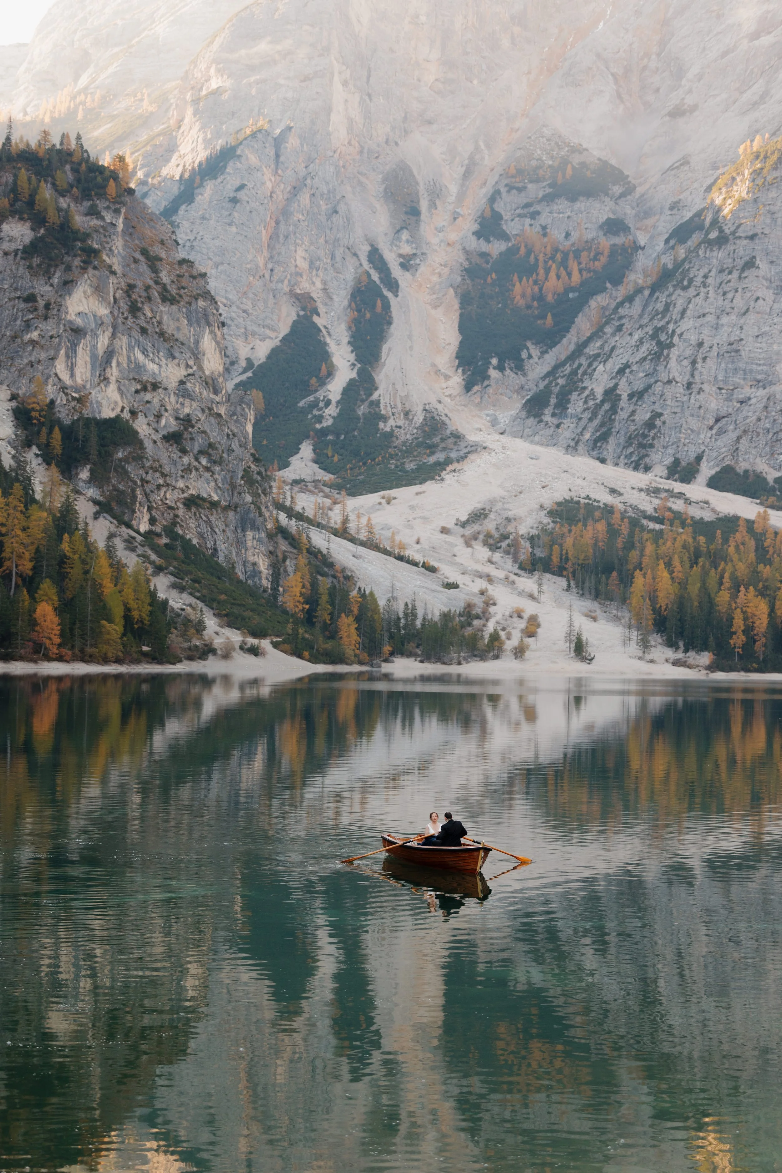 lago-di-braies-wedding-elopement-guide-10.jpg