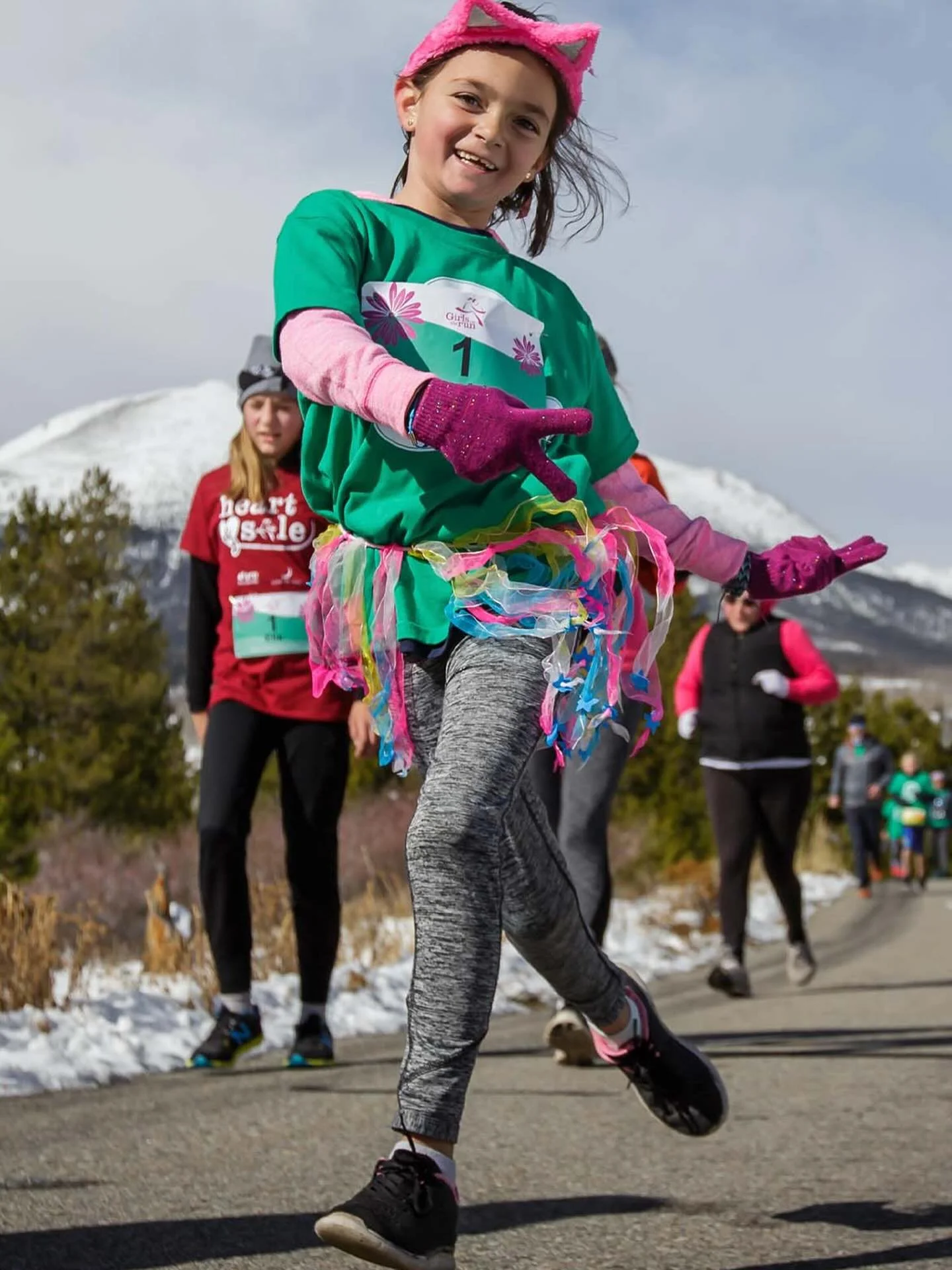 🏃‍♀️ Lace up for the 11th Annual Girls on the Run 5k in Frisco! This heart-warming, non-competitive event celebrates confidence, accomplishment, and the joy of crossing the finish line 💖
Open to the public, this scenic race winds through Frisc