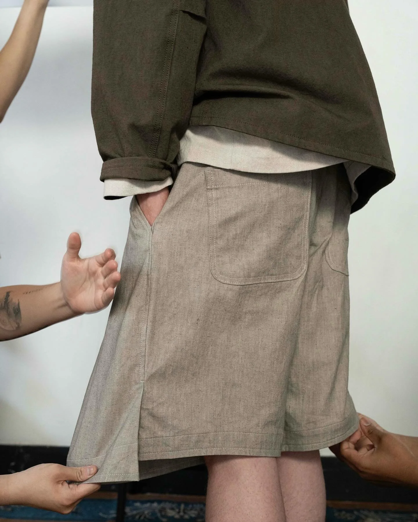 Sirinda Shorts 
- Scalloped Hem
- Pleated Side Seam
- Inverted Front Pleat