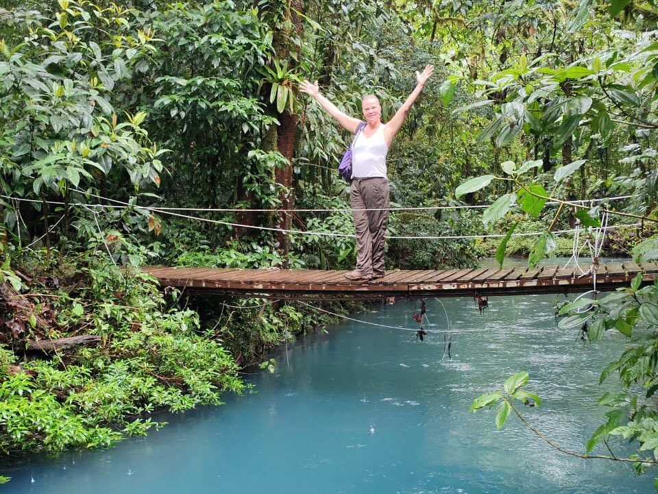 The Rio Celeste Hideaway Boutique Hotel

🗝️ 26 spacious cottages where you can relax in the middle of the jungle. Large outdoor &amp; indoor showers. Your own private terrace that overlooks the jungle.

💎 Just  a stone throw away from the Volc&aacu