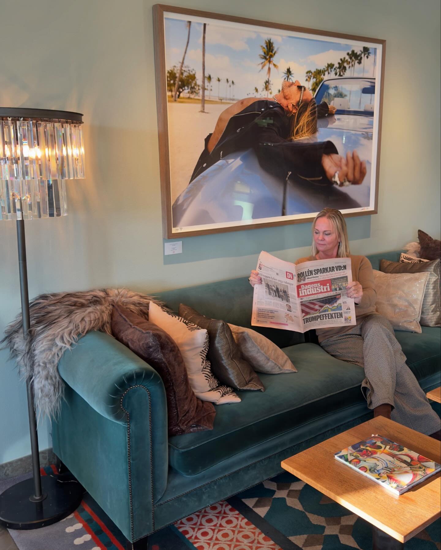 The Lydmar Hotel is the Best boutique hotel in Stockholm 🇸🇪
Especially for those who love art &amp; music ~

🖤 Sexy rooms with great views of the castle 

🎶 During summer, outside there are 2 gorgeous patio&rsquo;s is open with views of boats or 