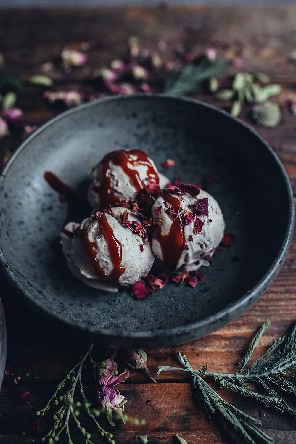 Cardamom Ice Cream With Rose Water Caramel Sauce Ischta