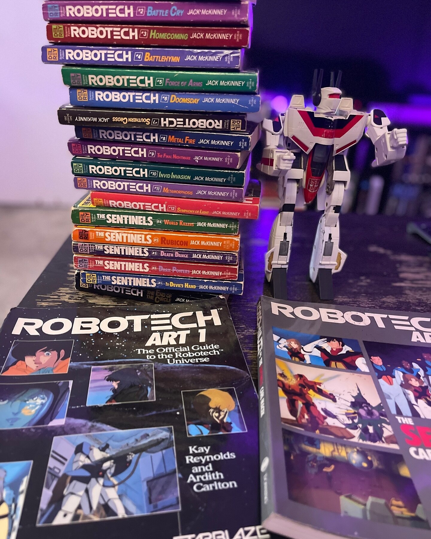 This week on TV Obscura Diallo talks about his love for everything ROBOTECH when we review Harmony Gold&rsquo;s ROBOTECH: THE MACROSS SAGA (1985)! Listen now on Apple Podcasts, Spotify, and all major pod-apps!

www.podcastingafterdark.com/padepisodes