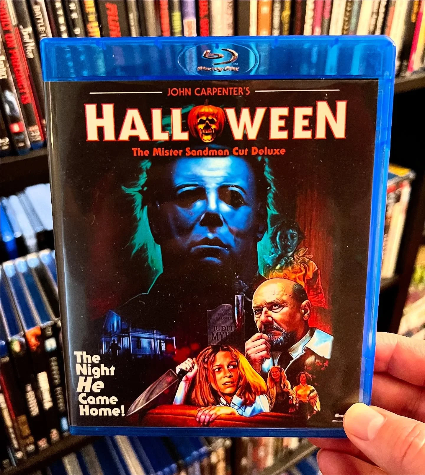#NowWatching at PAD Studio: North - HALLOWEEN: THE MISTER SANDMAN CUT DELUXE (1978, 1981)

A digital hero combined HALLOWEEN &amp; HALLOWEEN II + all the deleted scenes into on 3 hour and 15 minute mega movie! Giving it a spin since Im sick and couch
