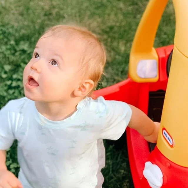 A few weeks ago, Linden discovered the sky. He has not stopped looking up since. I love watching this guy finding new things. ⠀
.⠀
.⠀
.⠀
.⠀
.⠀
.⠀
.⠀
.⠀
.⠀
.⠀
.⠀
.⠀
.⠀
.⠀
.⠀
.⠀
.⠀
.⠀
#strongasamother #ohheymamas #realmotherhood #mam
