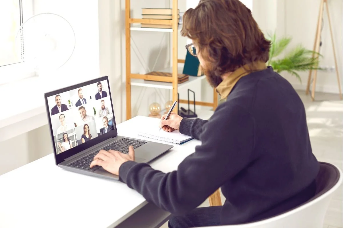 How to Build and Manage a Remote Sales Team