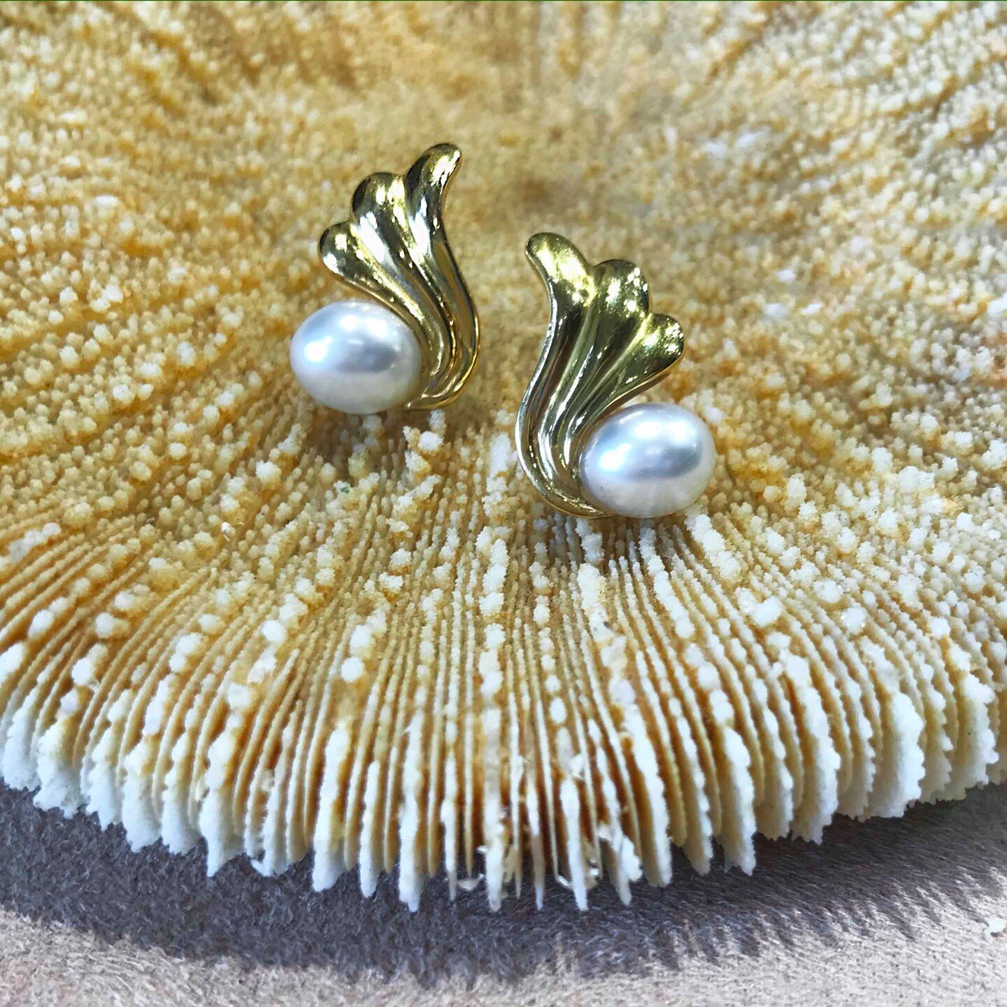 Keshi pearls are hard to come by and are very valuable being made of pure nacre. Surrounded by 18ct gold to highlight the beauty of these Australian gifts of nature.