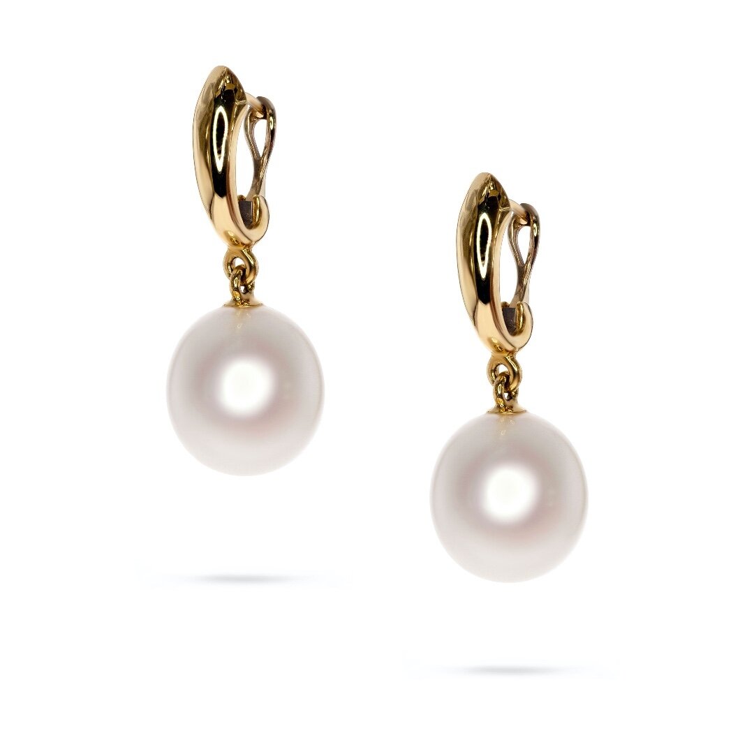 Australian South Sea pearls are renowned for their quality and size. At Scagnetti's we choose only the finest pearls, each with their individual shape, colour and lustre.