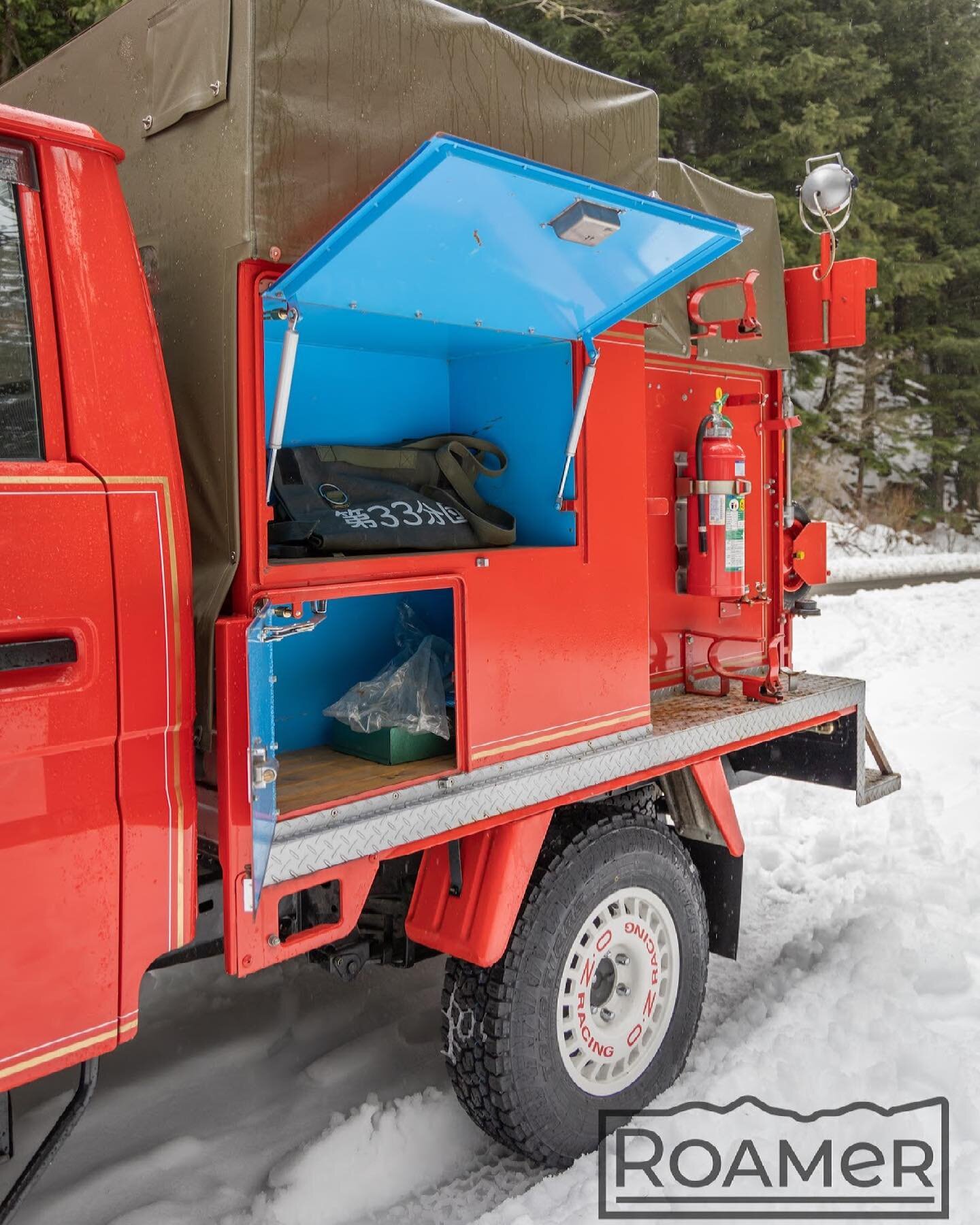The dyna has these integrated storage compartments, which are lighted and have kyb door struts.  They each have their own wood flooring, as well.  We think the contrasting blue really pops! Nearby, there&rsquo;s a mounted fire extinguisher, and up to