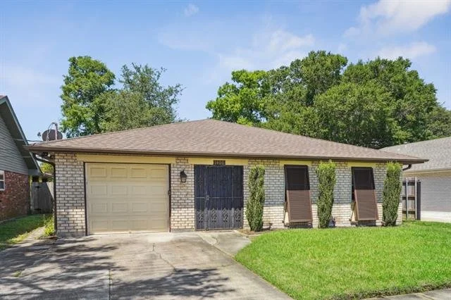 1400 Velma St | 3 Bedrooms | 2 Bathrooms | 1,951 SQFT | $319,000