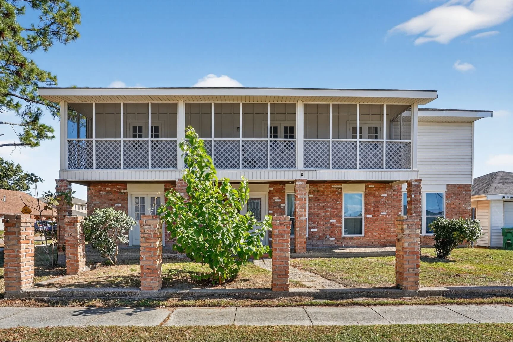 83 Coronado Avenue | 4 Bedrooms | 2 1/2 Bathrooms | 2,500 SQFT | $380,000