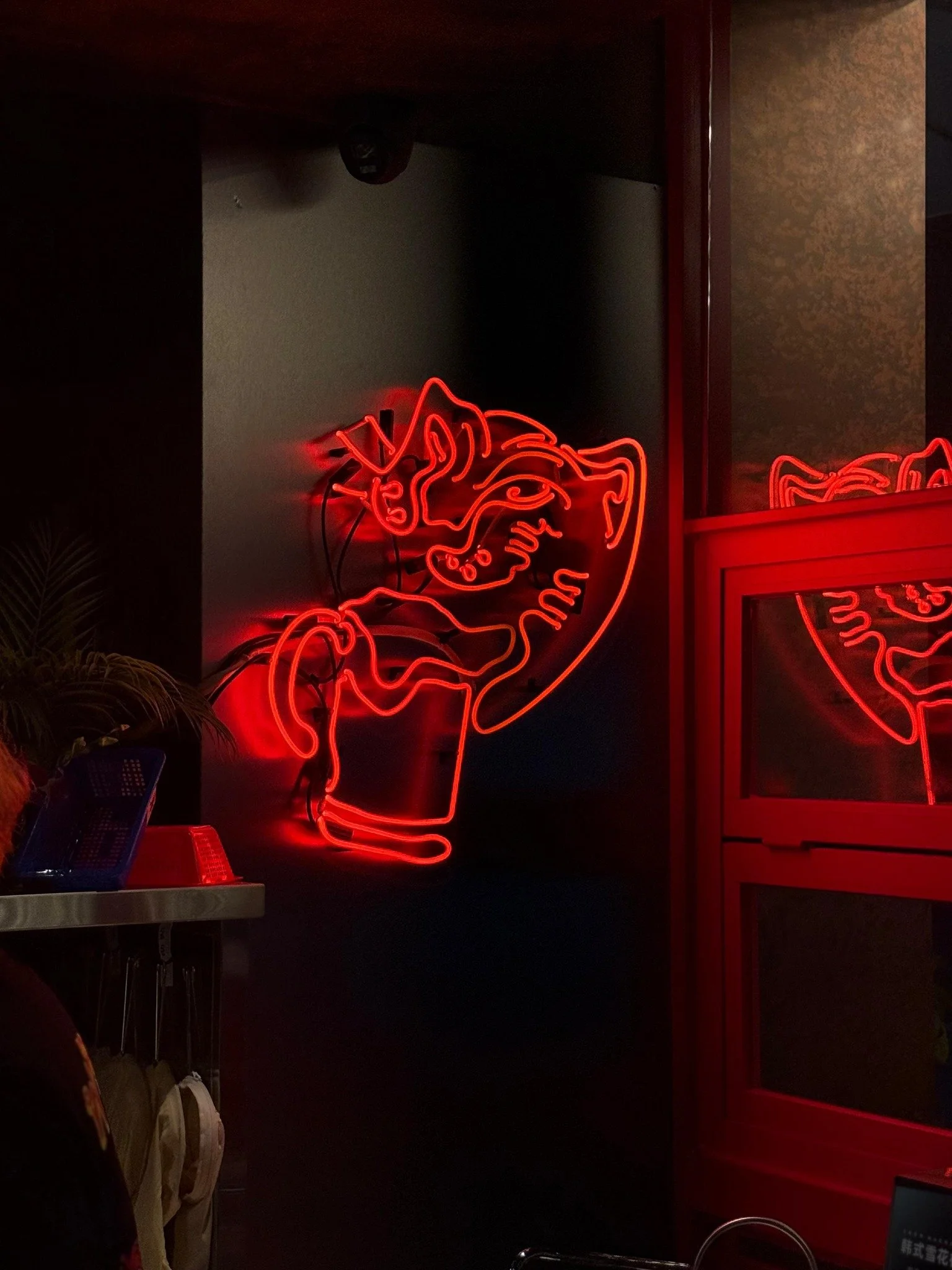 A rebellious, adventurous reimagination of the aromatic Thai cuisine, coming to you soon...
.
.
Follow: @houseofforme
Tel 3970 0098
Email info@houseofforme.com
Website www.houseofforme.com
.
.
#houseofforme #design #brand #designideas #inspiration #d