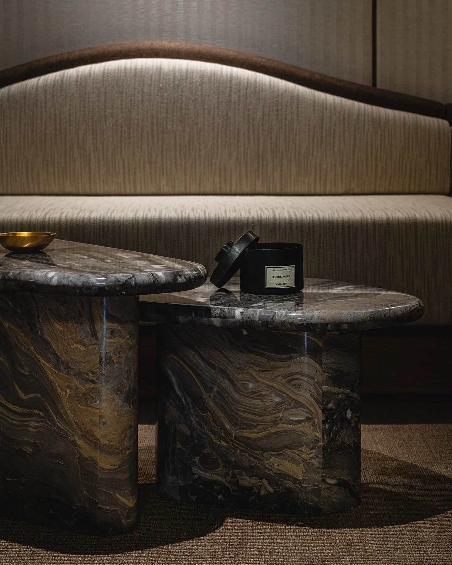 Face is more than a typical beauty clinic. Situated in Causeway Bay, it is an urban retreat for those seeking a hotel-like medical clinic experience, a space to disconnect, breathe, and undergo profound transformation.&nbsp;

The Waiting Area is sign
