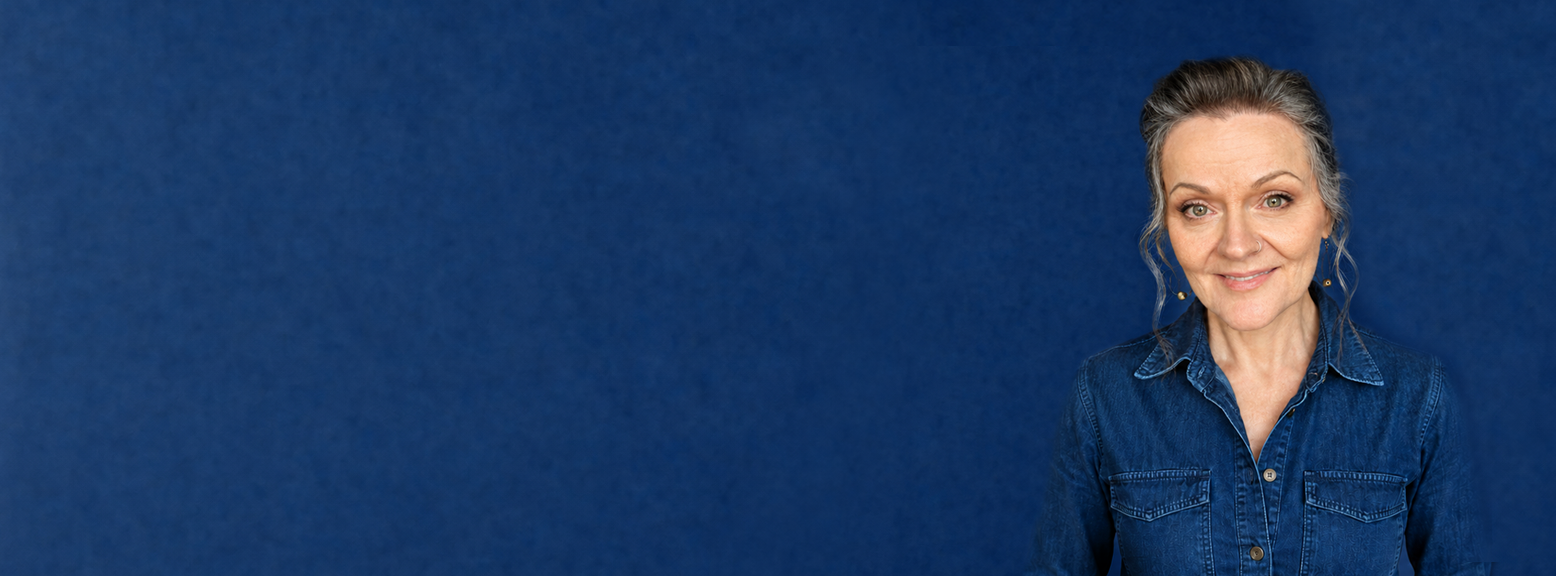 Leslie Rohonczy 2026 BlueBannerLong.png