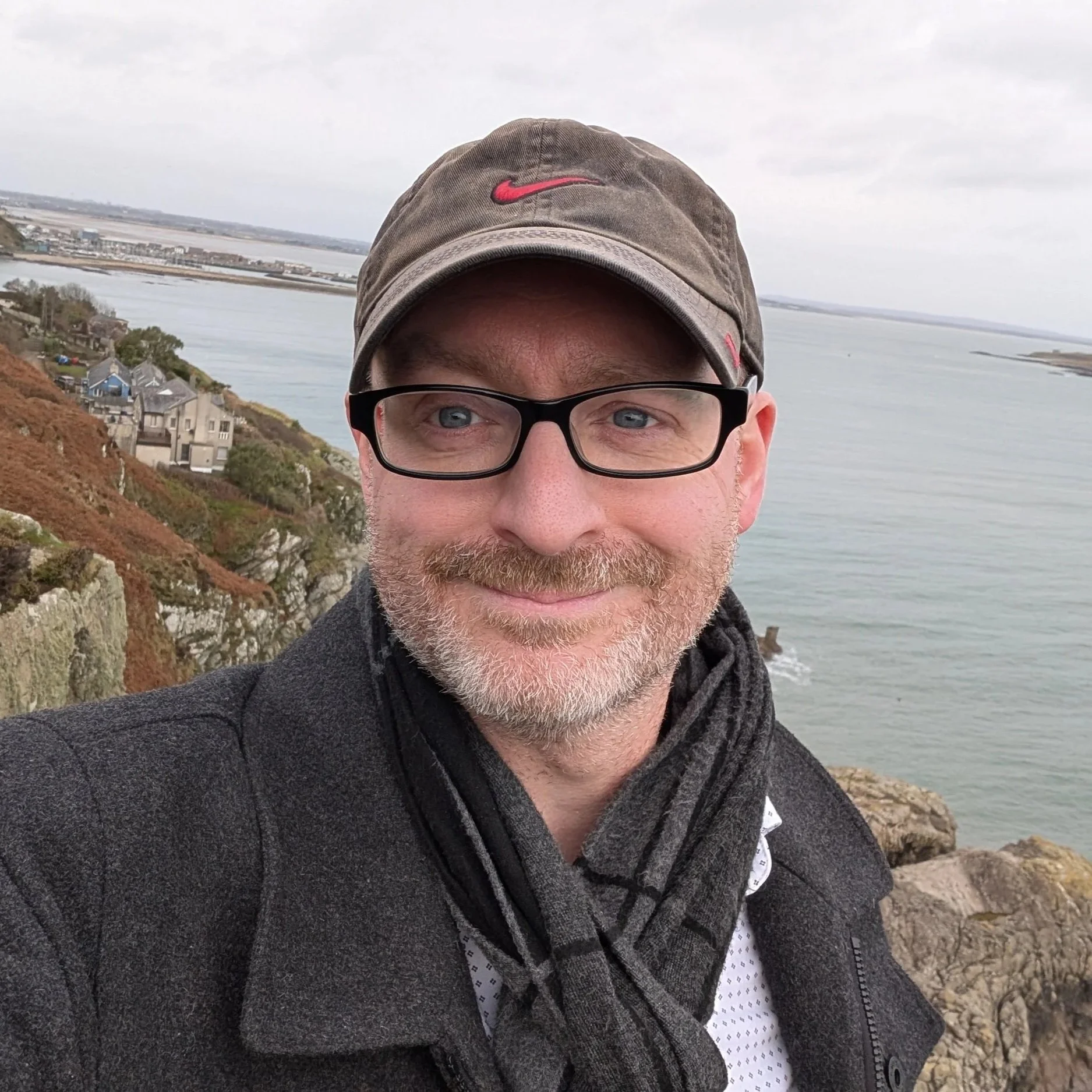 Headshot of Matthew.