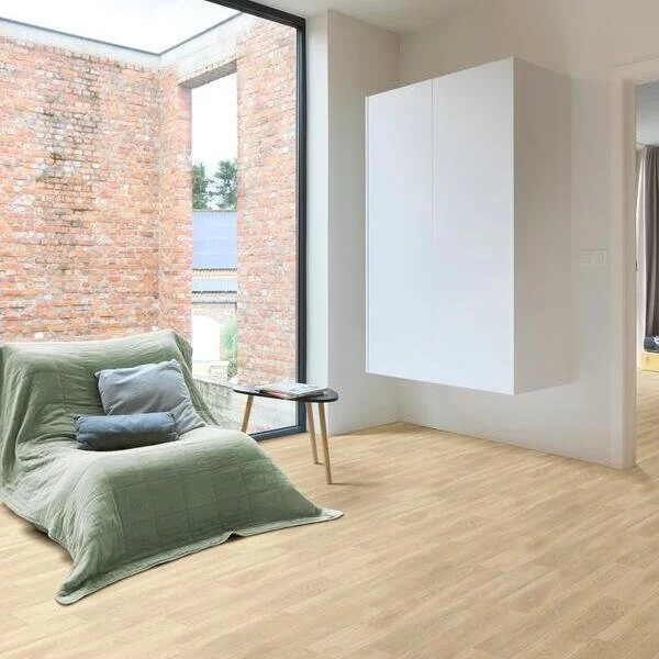 pin oak 330m room.jpg