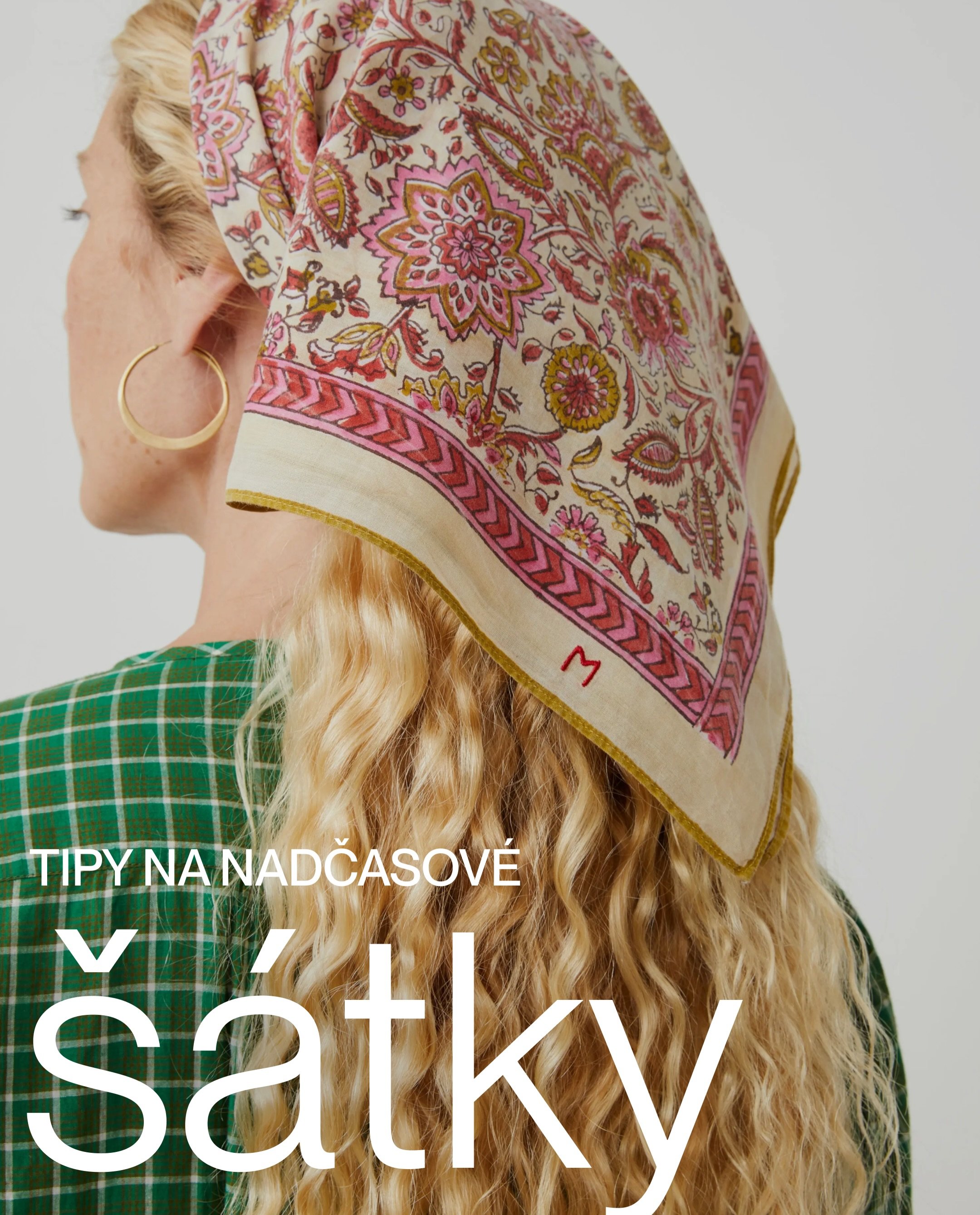 Kolem krku, ve vlasech, m&iacute;sto p&aacute;sku, ale i jako stylov&yacute; &uacute;vaz na kabelku nebo kolem z&aacute;pěst&iacute;. &Scaron;&aacute;tky jsou jedinečn&yacute;m doplňkem každ&eacute;ho &scaron;atn&iacute;ku. ✨⁣
⁣
Jak &scaron;&aacute;t