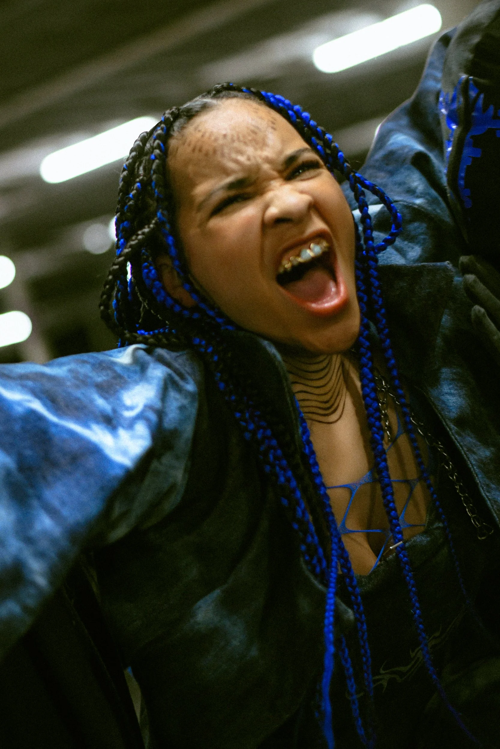 Behind-the-scenes portraits and documentary photography of AnAkA’s Angel music video, shot in Los Angeles by documentary and BTS photographer Gí Tenamá.