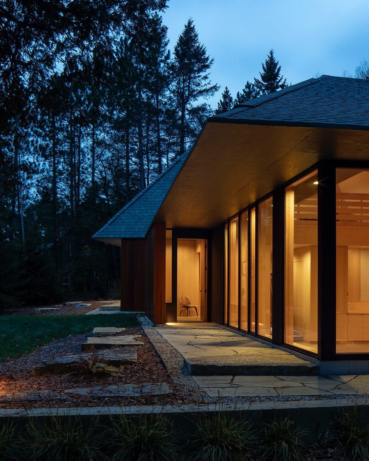 La Dallman is once again proud to announce that the Pavilion House has been recognized by @thechicagoathenaeummuseum 2024 American Architecture Awards!

📸 @kevinmiyazaki