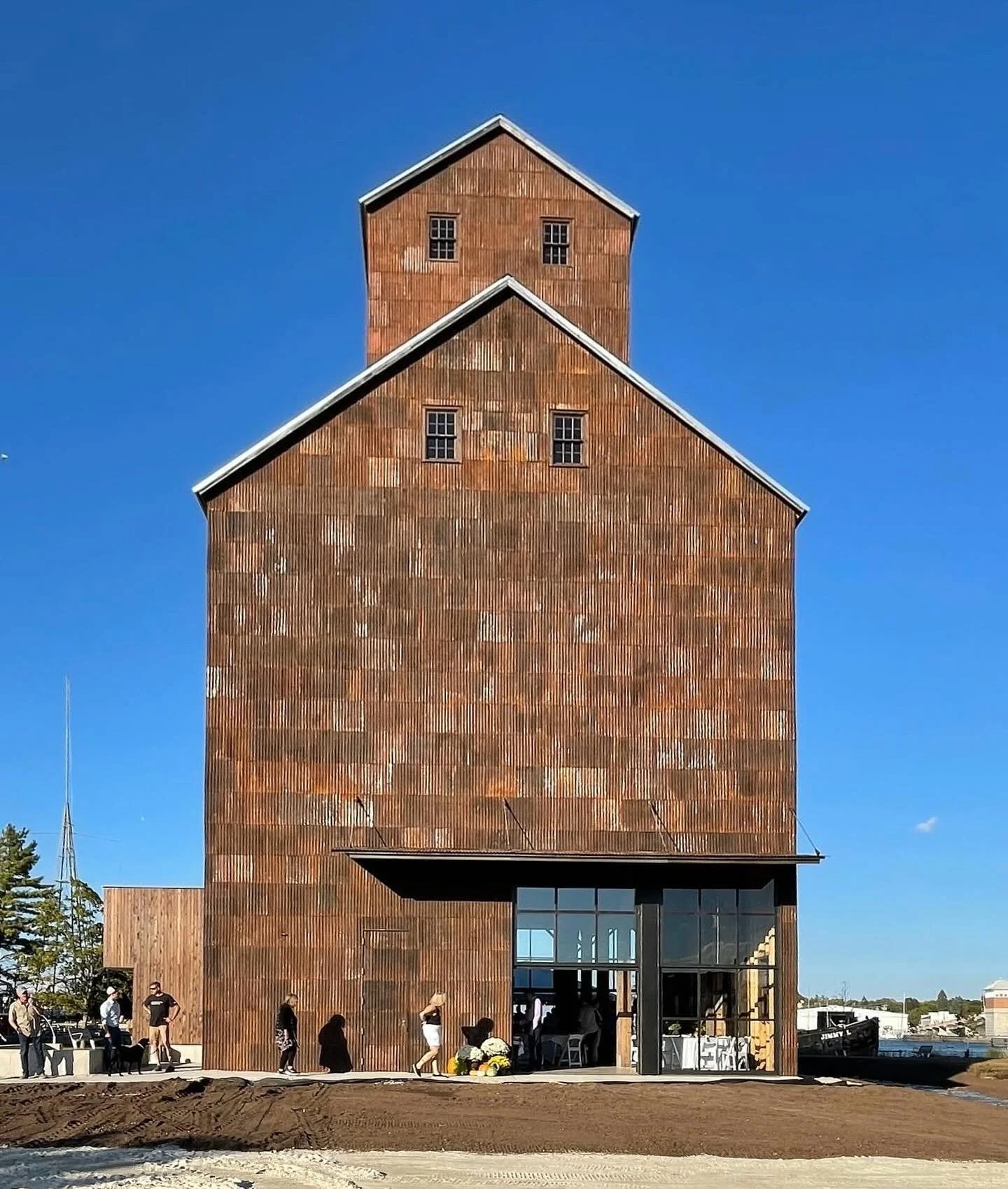 This past weekend, the @doorcountygranary  celebrated her soft opening, concluding the second phase of a project to transform a disused granary into a world-class museum and community space. 

La Dallman is proud to be a partner in the design and con