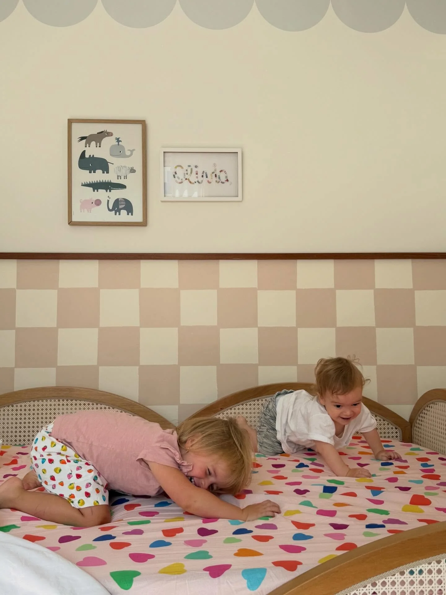 A vida de m&atilde;e e de arquiteta 😆 por tr&aacute;s de tantas fotos de projetos, essas aqui tamb&eacute;m dominam o meu rolo de c&acirc;mera! E nada como ter esses pequenininhos e amigos maravilhosos pra gente rir e se inspirar ❤️ 

Um pouquinho d