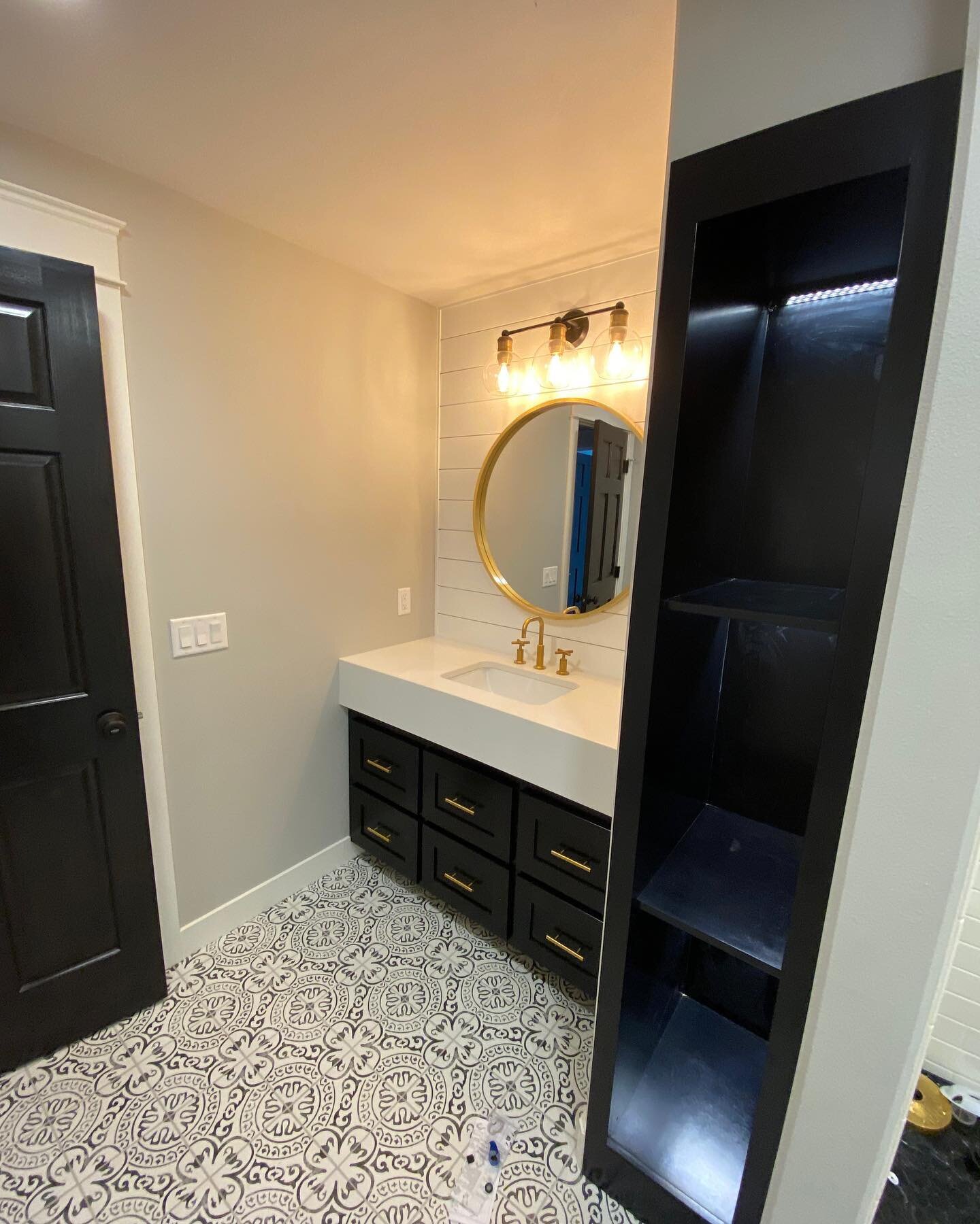 Bathroom Goals at one of our recent projects.
What&rsquo;s your favorite feature in this room?