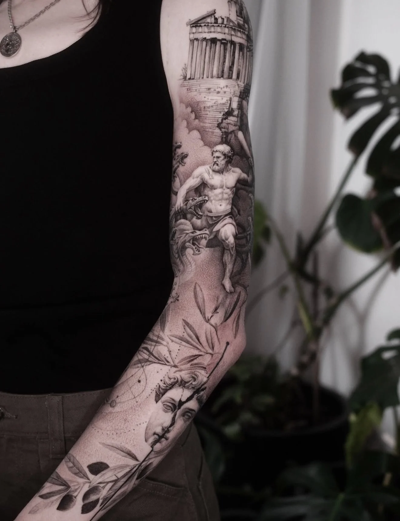 R E S I D E N T  A R T I S T // M O E 
@moe_lay_tattoo 

E L Y S I A N  T A T T O O  C O // @elysiantattooco