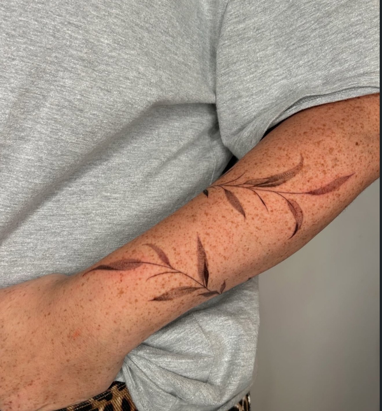 R E S I D E N T  A R T I S T // 
@shaharfoux 

E L Y S I A N  T A T T O O  C O // @elysiantattooco