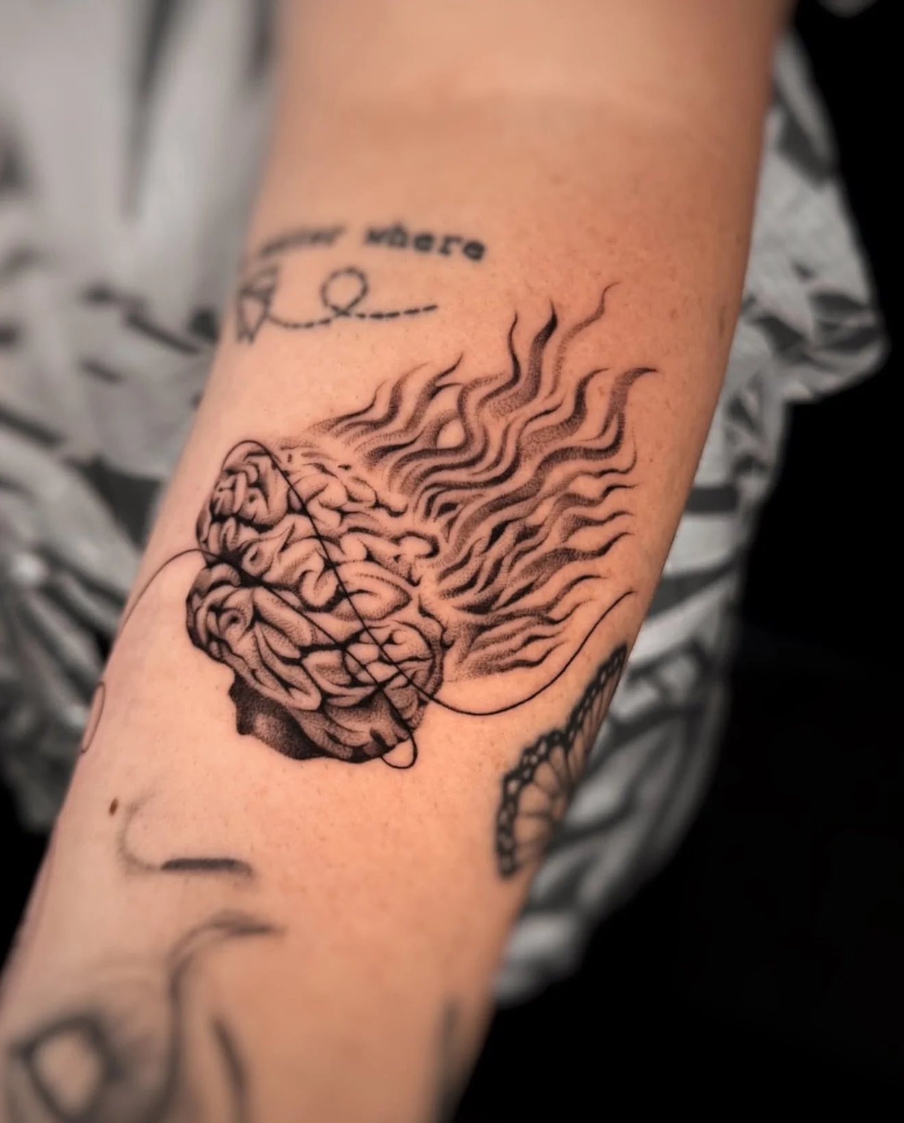 R E S I D E N T  A R T I S T // E L L E N 
@e.hayes.art 

E L Y S I A N  T A T T O O  C O // @elysiantattooco