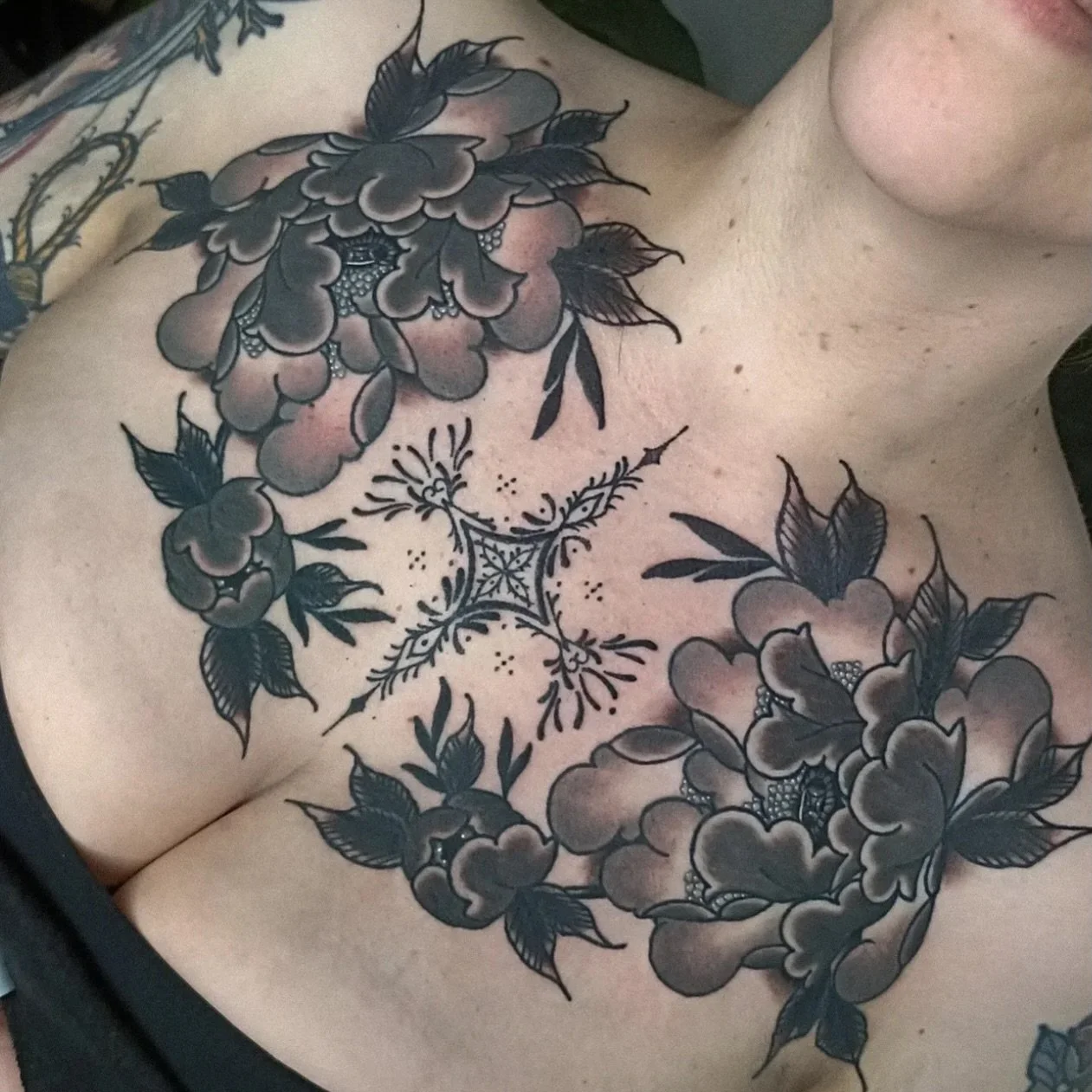 R E S I D E N T  A R T I S T // 
@crystalcastledinetattoos 

E L Y S I A N  T A T T O O  C O // @elysiantattooco