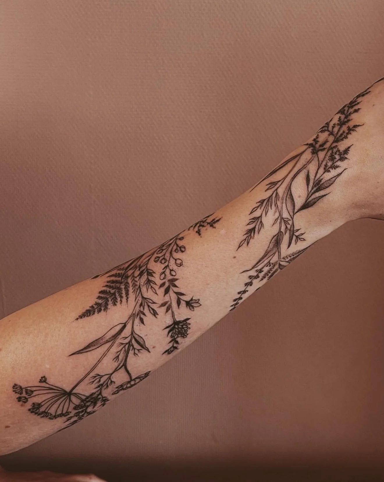 R E S I D E N T  A R T I S T // 
@nigzouille 

E L Y S I A N  T A T T O O  C O // @elysiantattooco