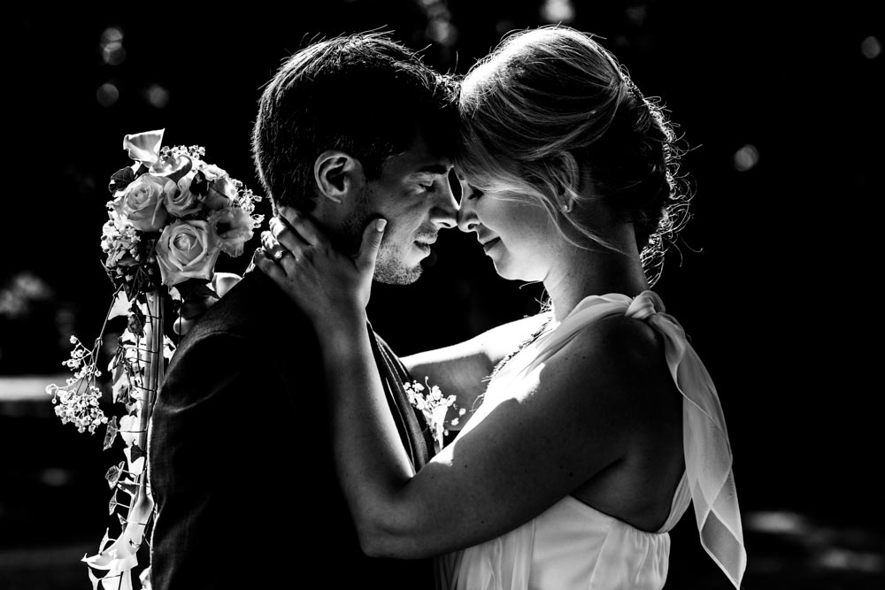 photographe mariage Chambéry - couple glamour noir et blanc