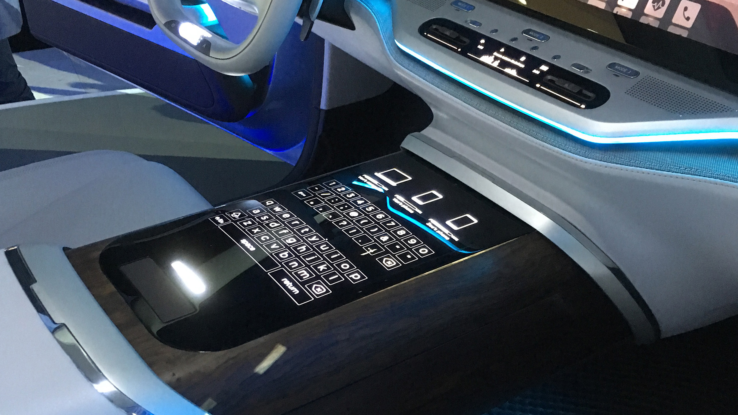 SUIT interior4 .jpg