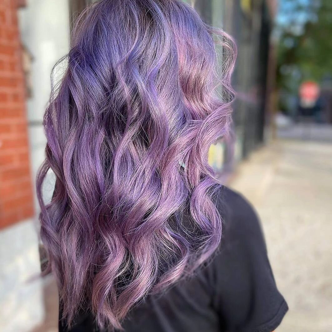 💜Love waking up to @heathermartinihair accuweather forecast of Lilac Season💜

How many hues of purple can you spot?

#twistedscissorschicago #lilachair #purplehair #pulpriot #joico #redkin #logansquare