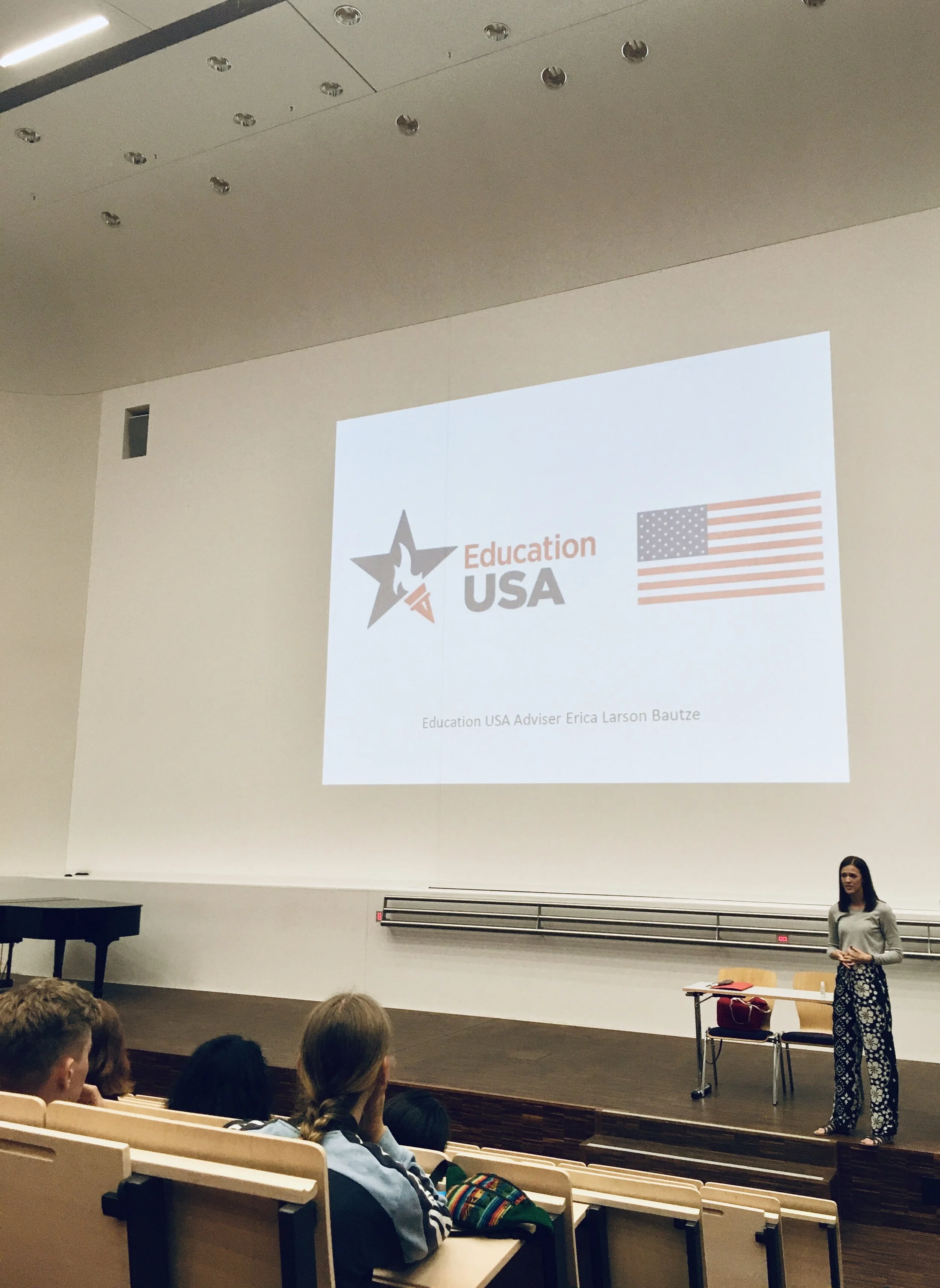 EducationUSA: Dresdner St. Benno Gymnasium zu Besuch in Leipzig