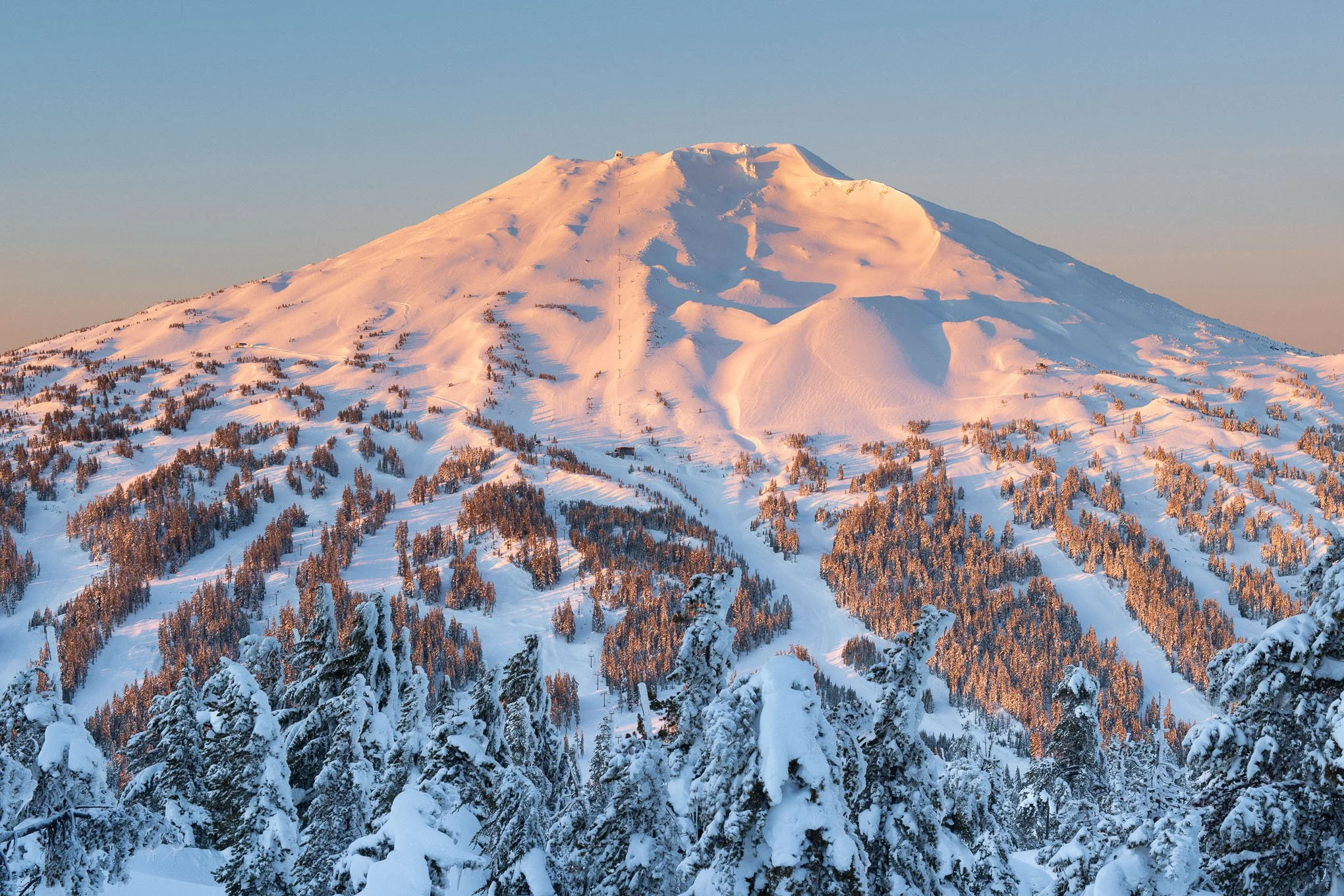 mt-bachelor-2-snow-covered-volcano-sunrise-winter-landscape-central-oregon-cascade-mountains-photography-brendan-alex-phoenix.jpg
