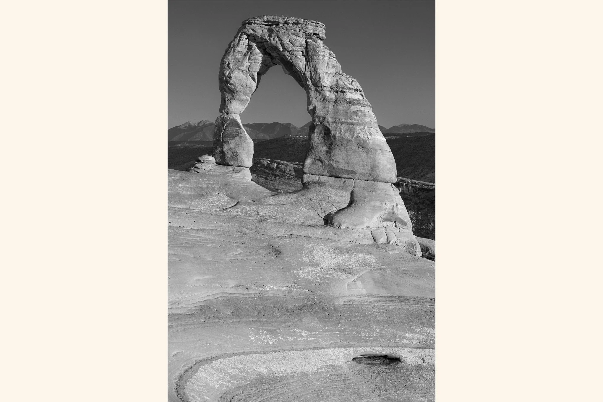 delicate-arch-black-and-white-famous-viewpoint-utah-sunset-fine-art-landscape-photography-brendan-alex-phoenix.jpg
