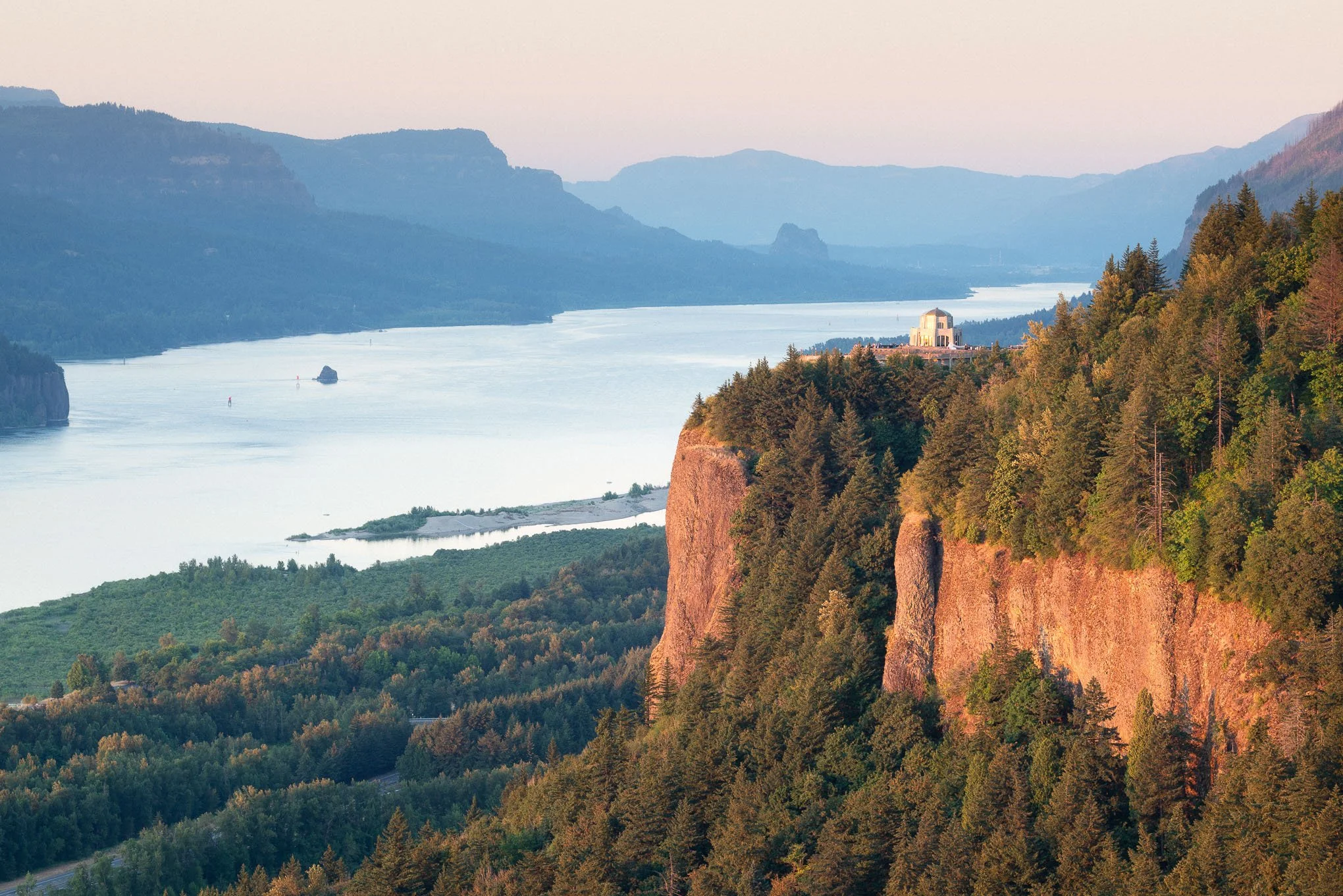 vista-house-wedding-crown-point-columbia-river-gorge-oregon-sunset-landscape-photography-brendan-alex-phoenix.jpg