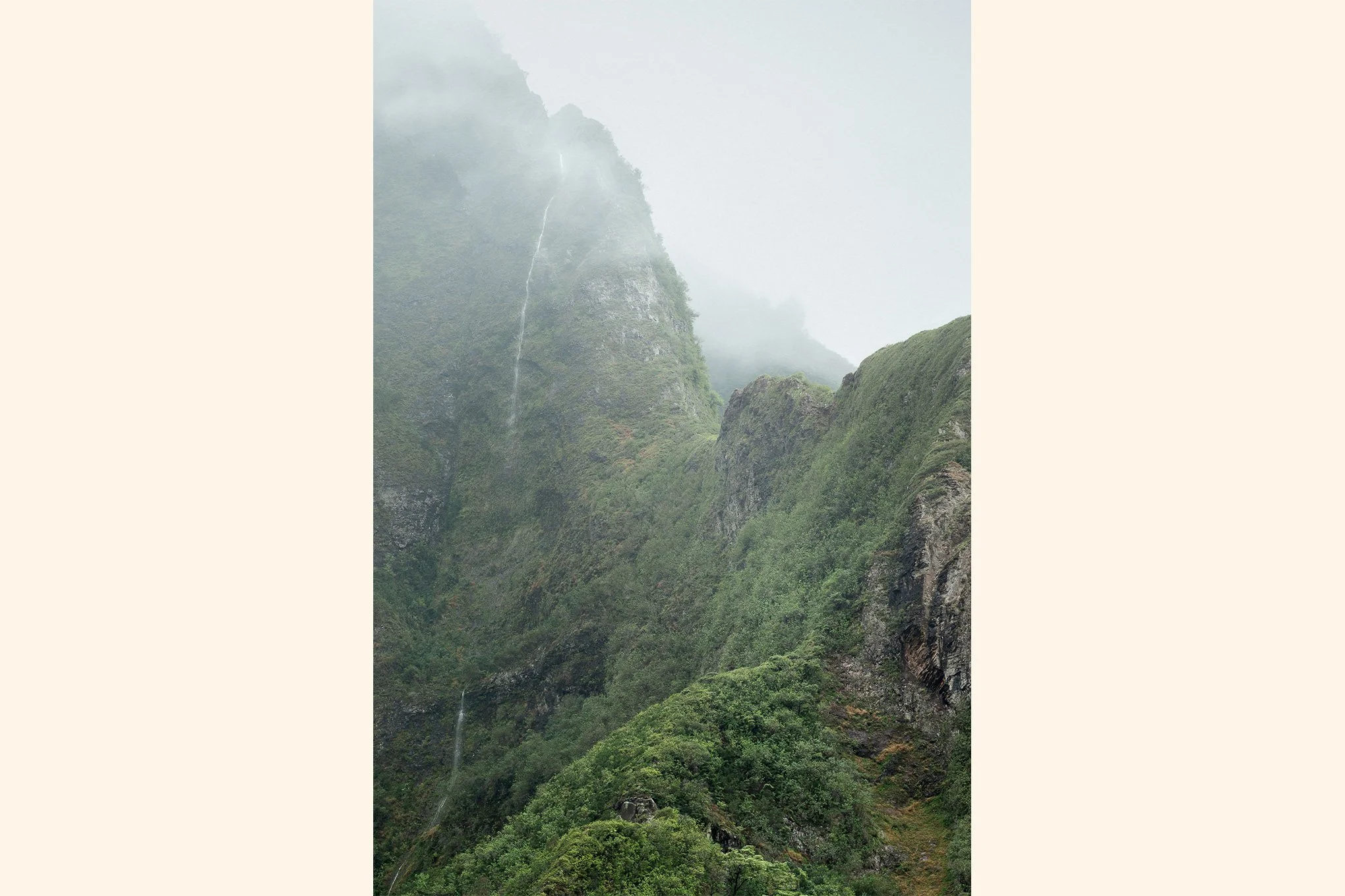 verdant-falls-iao-valley-maui-hawaii-waterfall-misty-mountain-landscape-photography-brendan-alex-phoenix.jpg