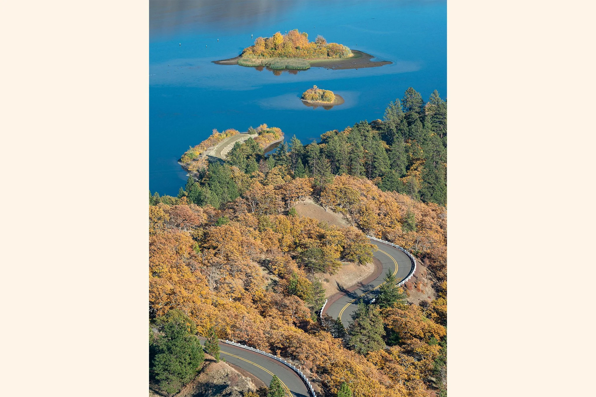 roads-end-rowena-crest-oregon-highway-30-landscape-photography-by-brendan-alex-phoenix.jpg