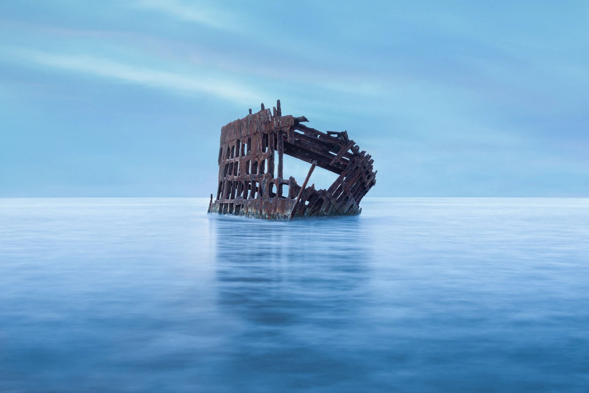 mayday-shipwreck-peter-iredale-rusty-hull-pacific-ocean-oregon-coast-seascape-long-exposure-landscape-photography-brendan-alex-phoenix.jpg